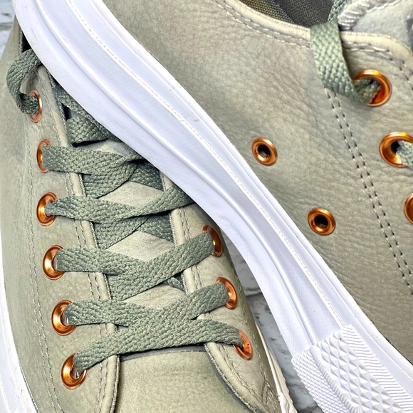 🍀Chuck Taylor All Star Leather Platform Sneaker - Picture 9 of 10